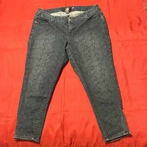 Printed Torrid Ankle Jeans Size 16